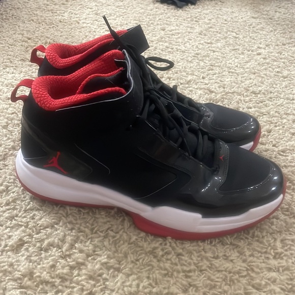 Men’s Nike Jordan Retro 11s. Size 11. - Picture 3 of 5